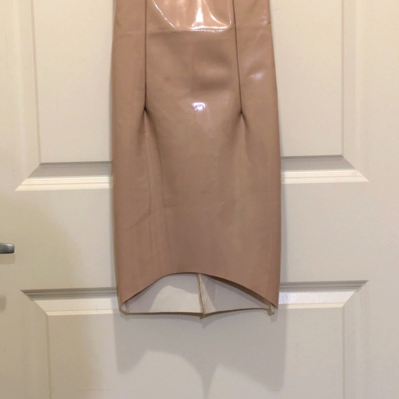 Oh Polly 0 Trust in V Nude Vinyl Bodycon Dress - Picture 4 of 9